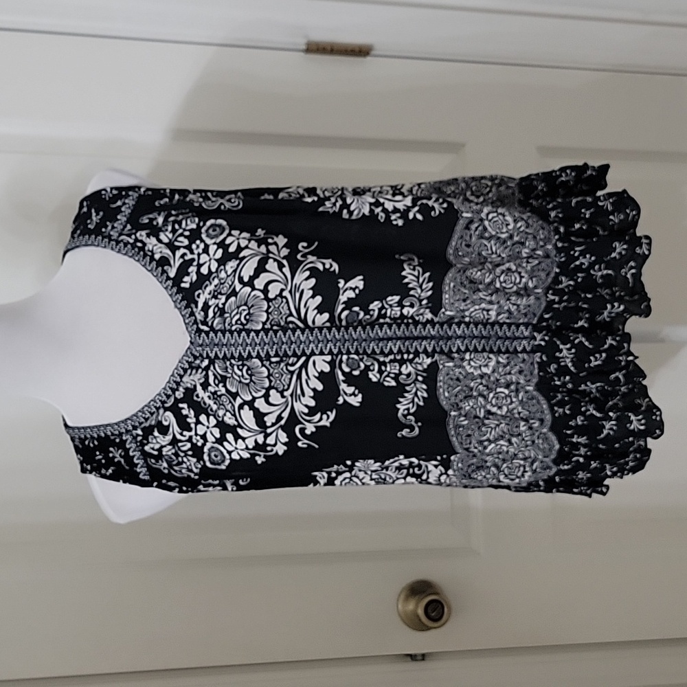 Bila Size M Black with White Baroque Pattern Sleeveless Ruffle Hem Blouse, GUC